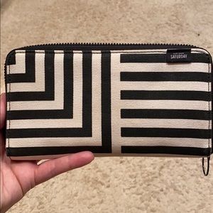 Black & White Kate Spade Saturday Full Zip Wallet